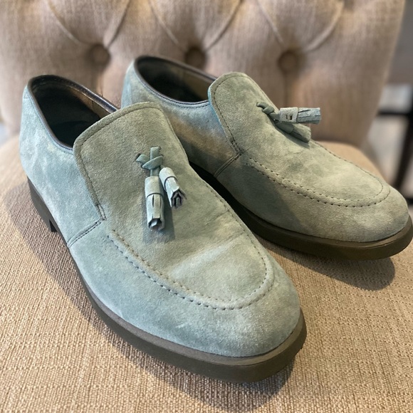 Hush Puppies EUC Suede Lt. Green Women’s Loafers - SZ 9 Perfect for Fall! - Picture 1 of 15